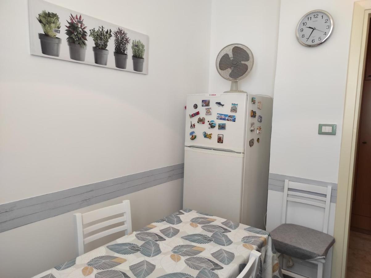 شقة La Colonna Holiday House ليتشي المظهر الخارجي الصورة