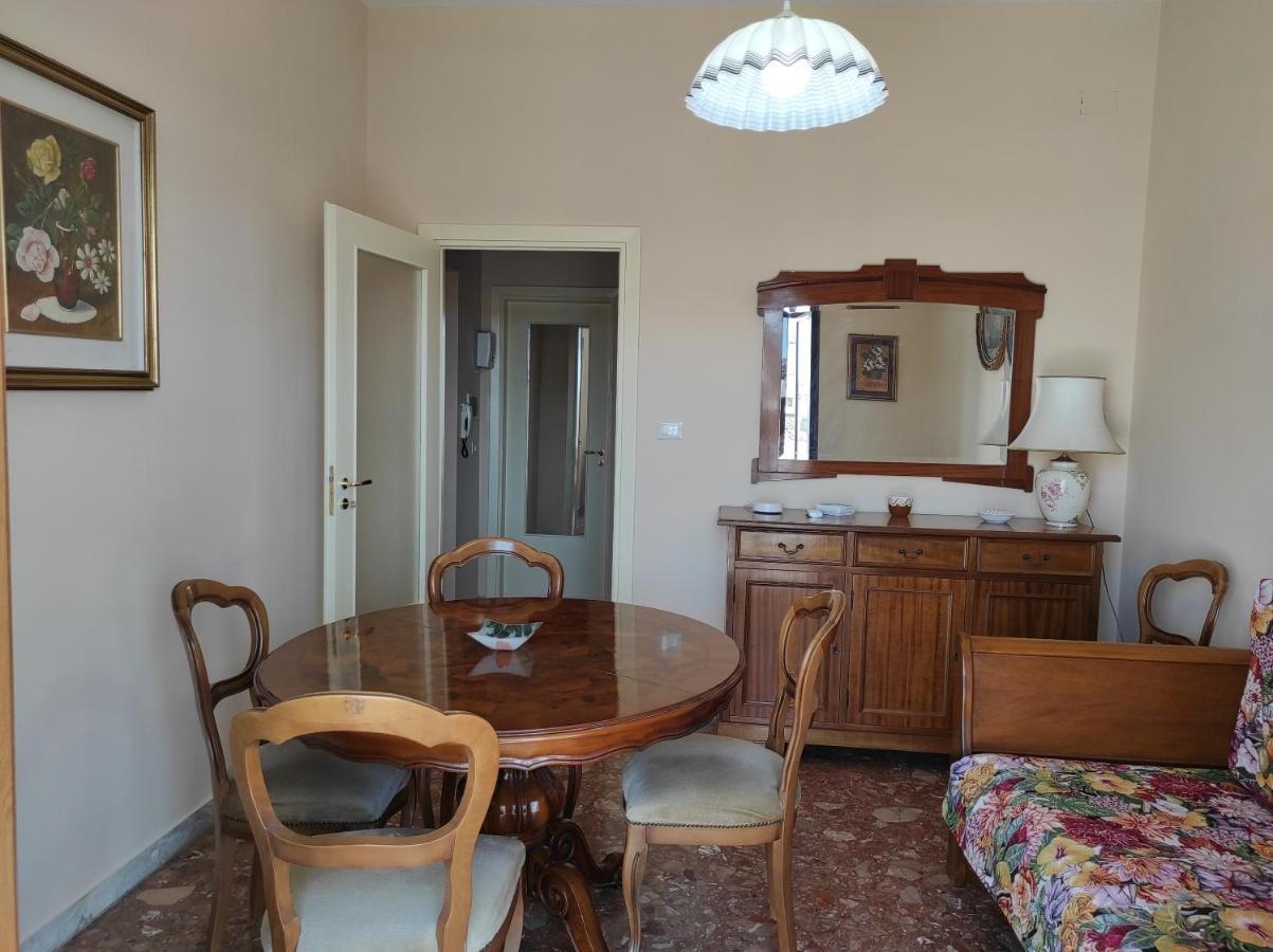 شقة La Colonna Holiday House ليتشي المظهر الخارجي الصورة