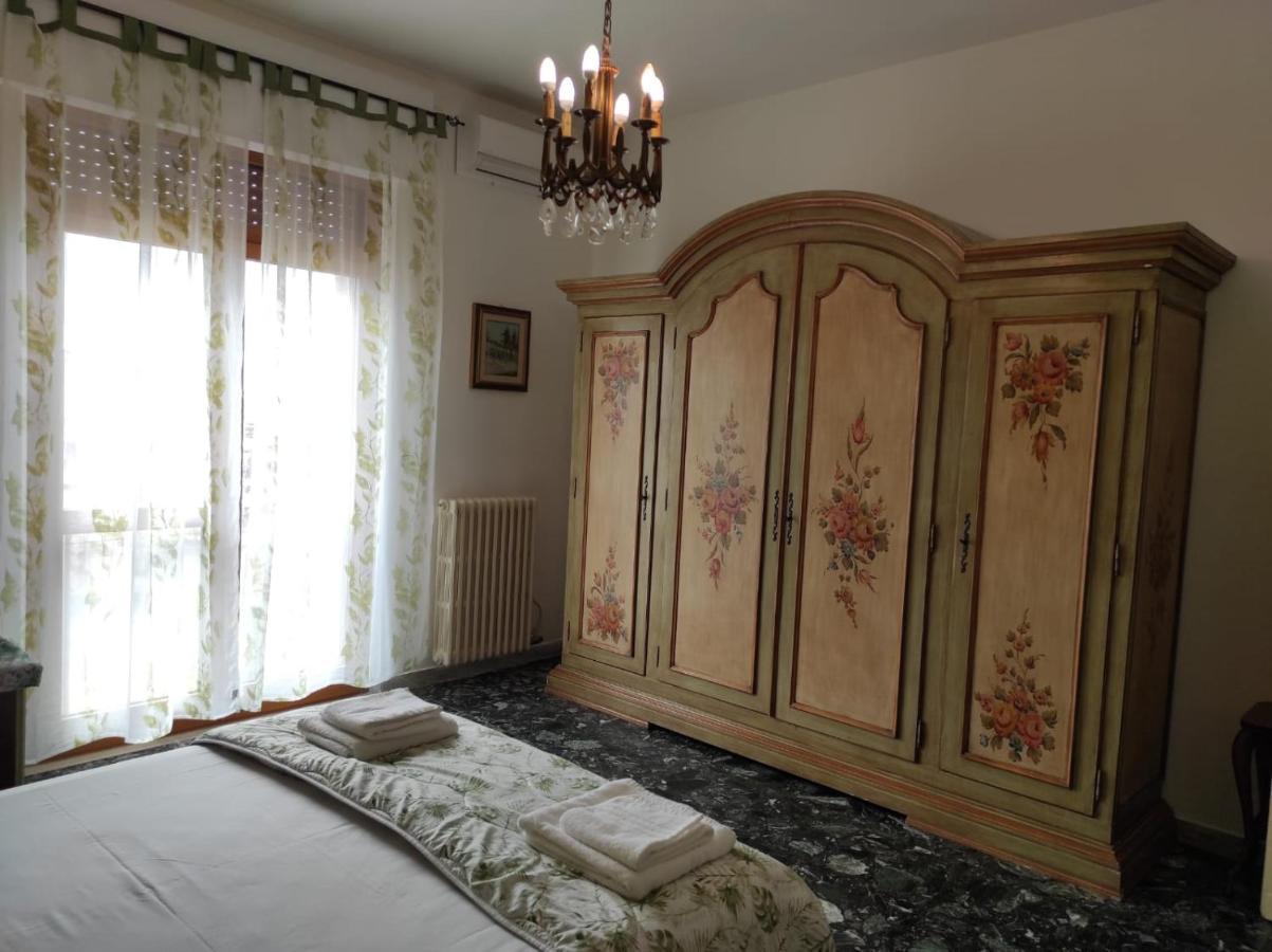 شقة La Colonna Holiday House ليتشي المظهر الخارجي الصورة